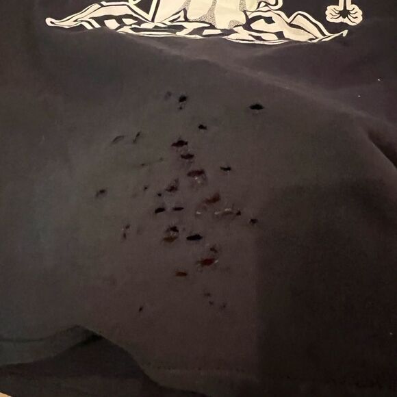 Here for the BOOS black tshirt size XL - Picture 2 of 3